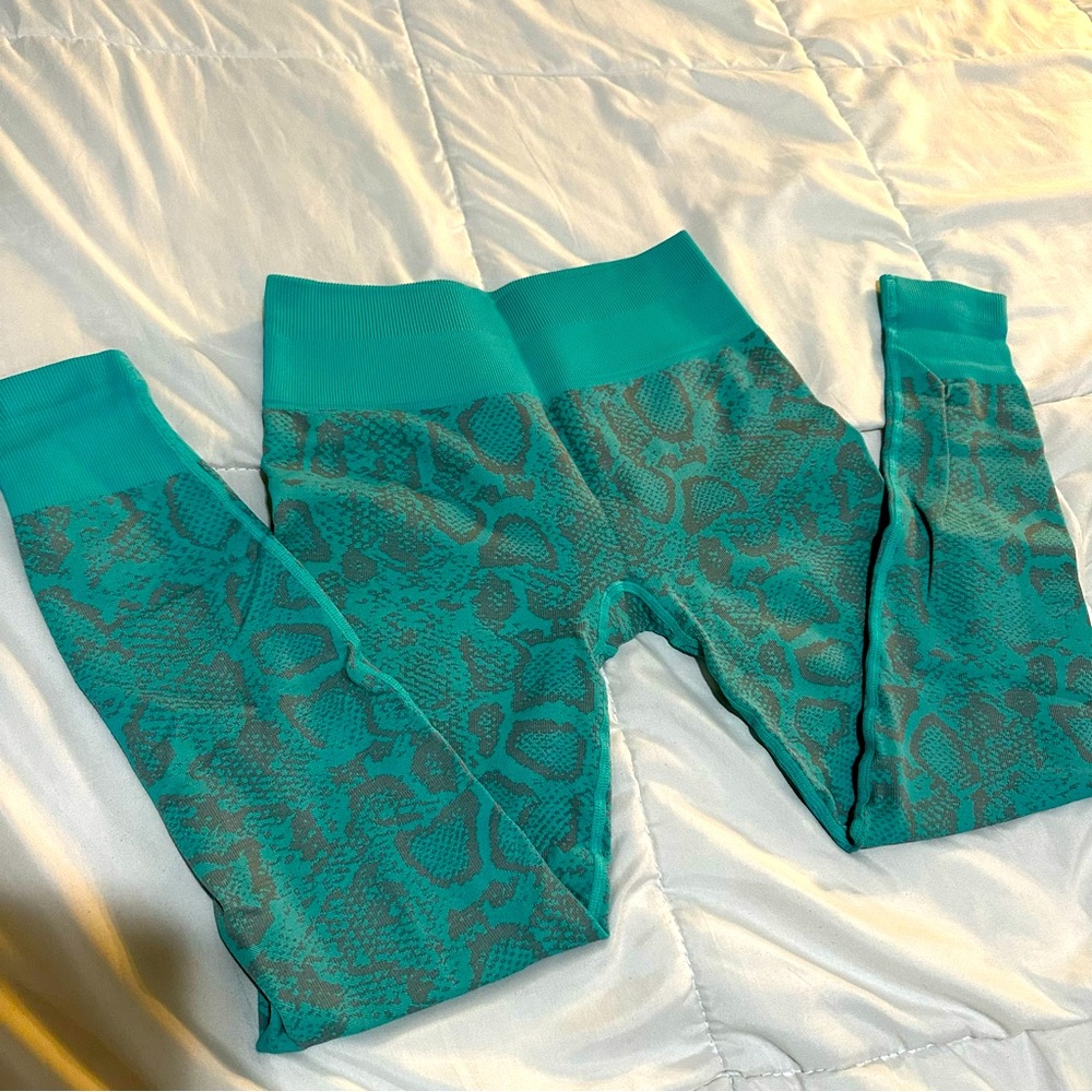 Bombshell Sportswear - Size Small